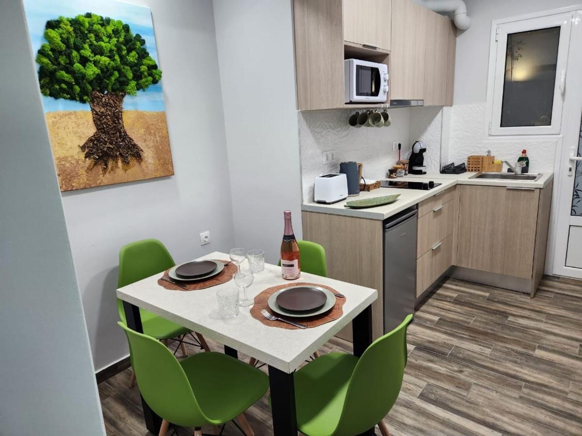 Cozy Apartment Metaxourgeio Greendom Афіни Екстер'єр фото